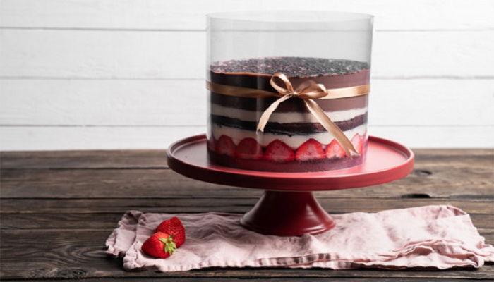 Chocolate And Berry Pull Up Cake