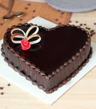 Beautiful Heart Shape Chocolate Cake