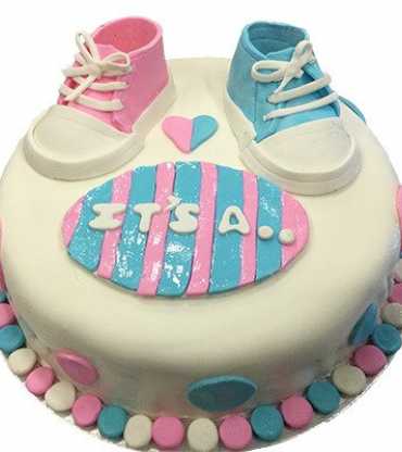 baby shoe cake