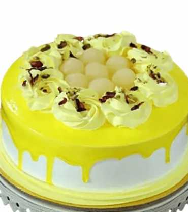 Butterscotch Cake With Rasgulla