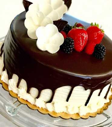 Chocolate Strawberry Cake 