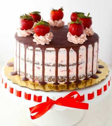 Delicious Strawberry Cake