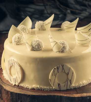 Delicious White chocolate Truffle Cake