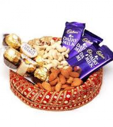 Dry fruit and chocolate gift hamper