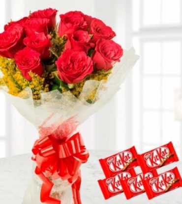 kit-kat-with-Red-roses.