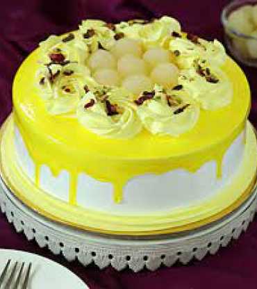 Rasgulla Cake With Vailla Cream