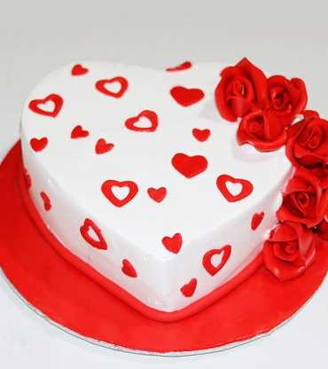 Valentine's Day Special Heart Roses Cake
