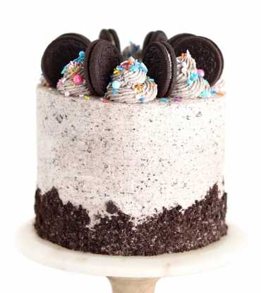 Vegan Oreo Cake With Oreo Buttercream