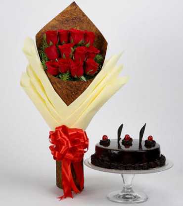 bouquet-of-red-roses-truffle-cake