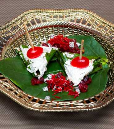 Flavored Mitha Paan with Tray