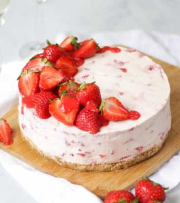  Sweet Strawberry Cheese Cake