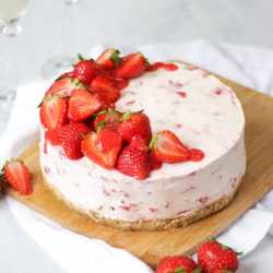  Sweet Strawberry Cheese Cake